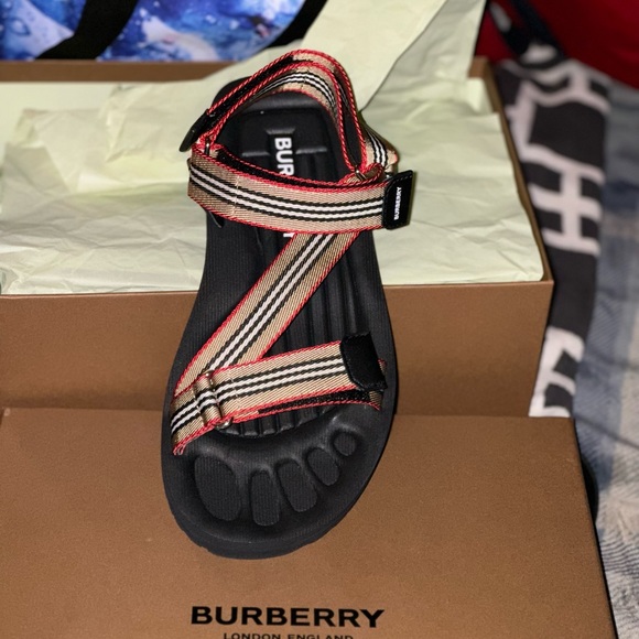 Burberry Sandals size 40 - Picture 2 of 4